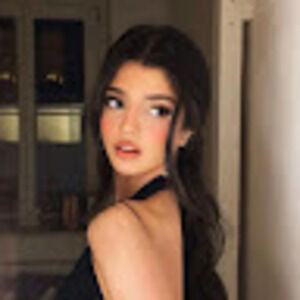 Meet your Posher, Layla